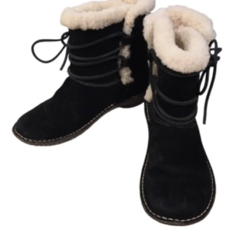 UGG Original Black Leather Sheepskin Boots Shoes 7.
